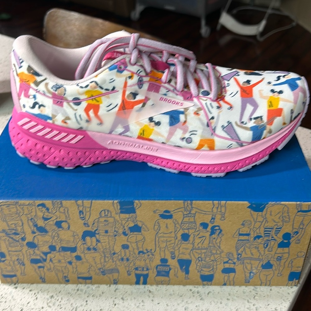 Woman’s Empowerment edition Brooks